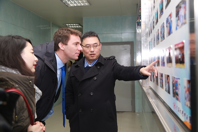 French Medical Consultant Dr. Thibault Barnoux visited ZhongNan Hospital of WHU